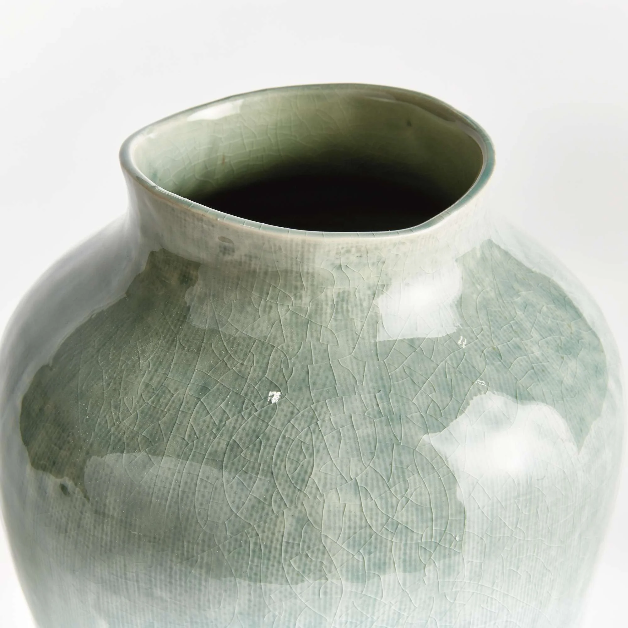 BARCLAY BUTERA OJAI VASE SMALL - Image 4