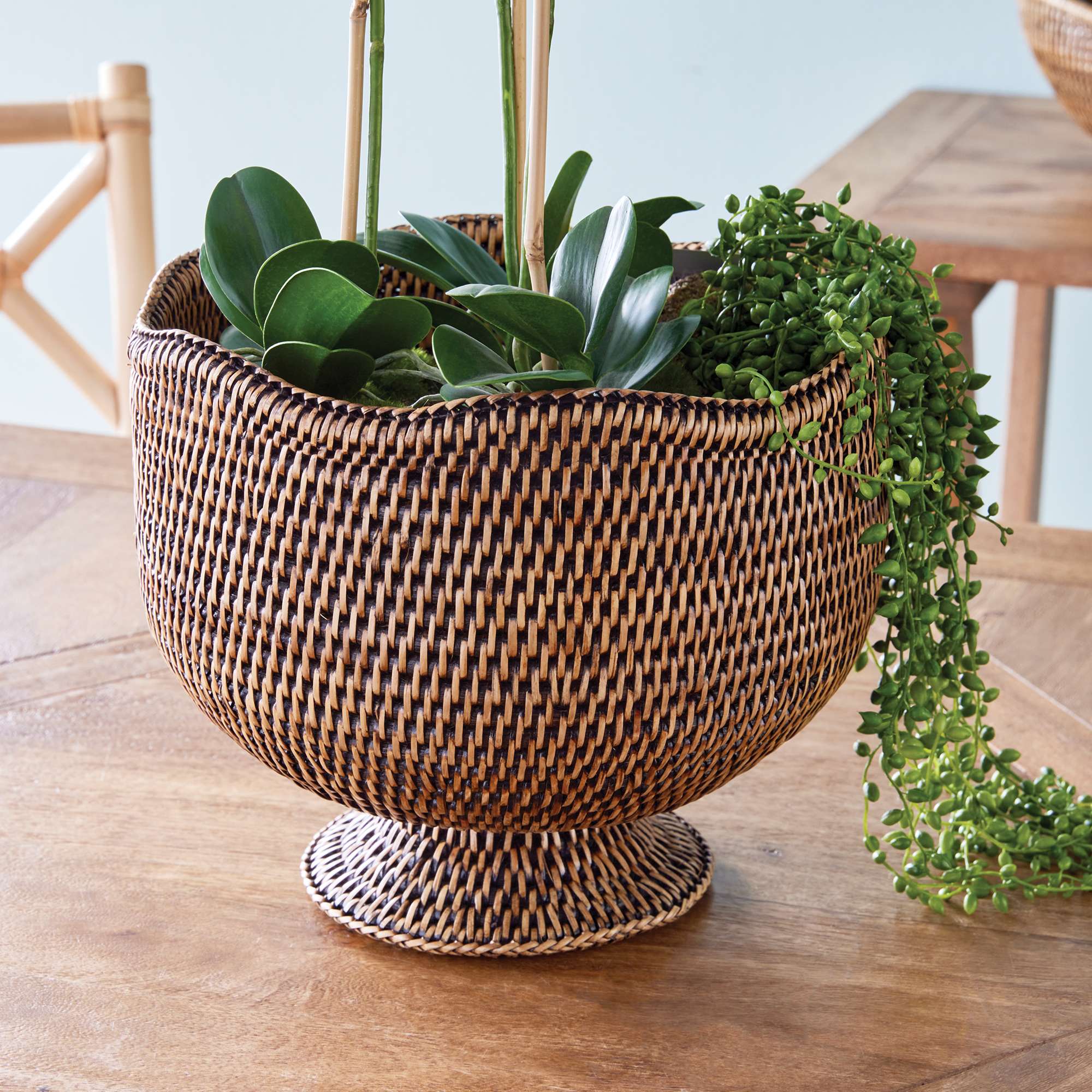 BURMA RATTAN  FOOTED CACHEPOT - Image 3