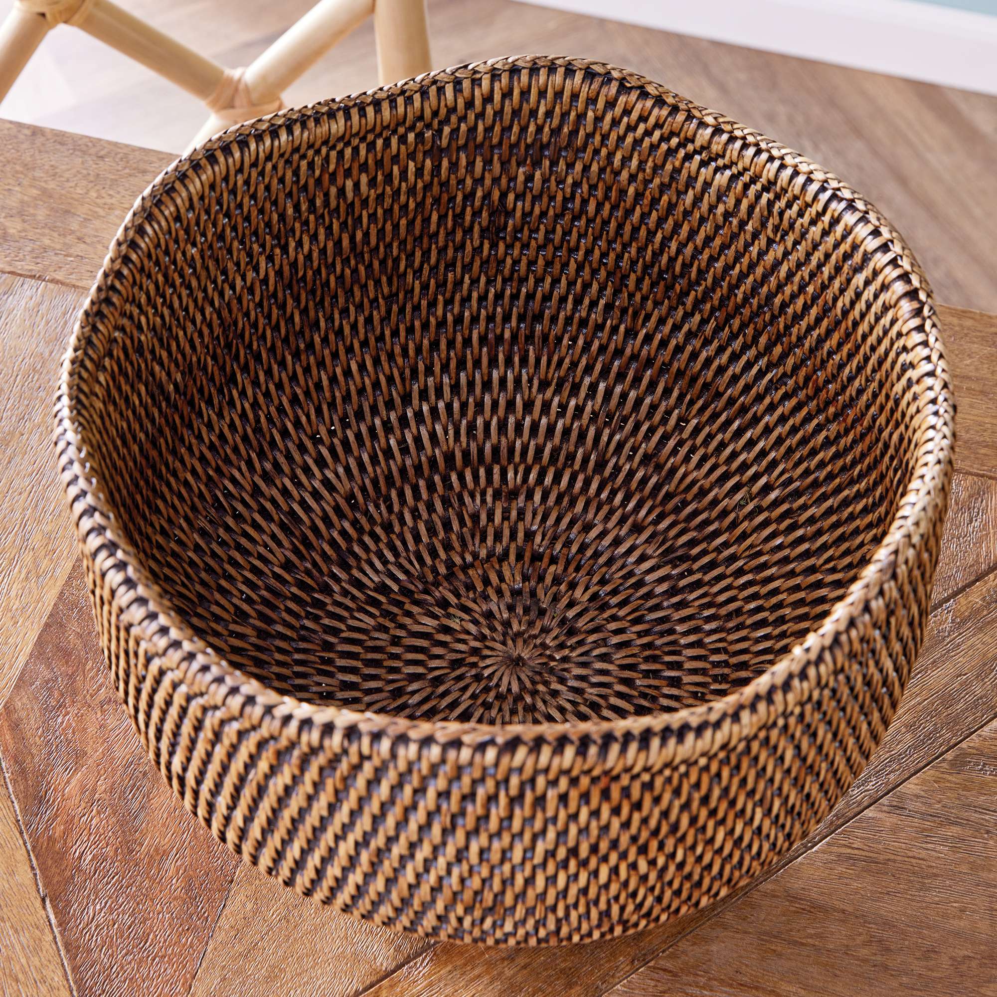 BURMA RATTAN  FOOTED CACHEPOT - Image 4