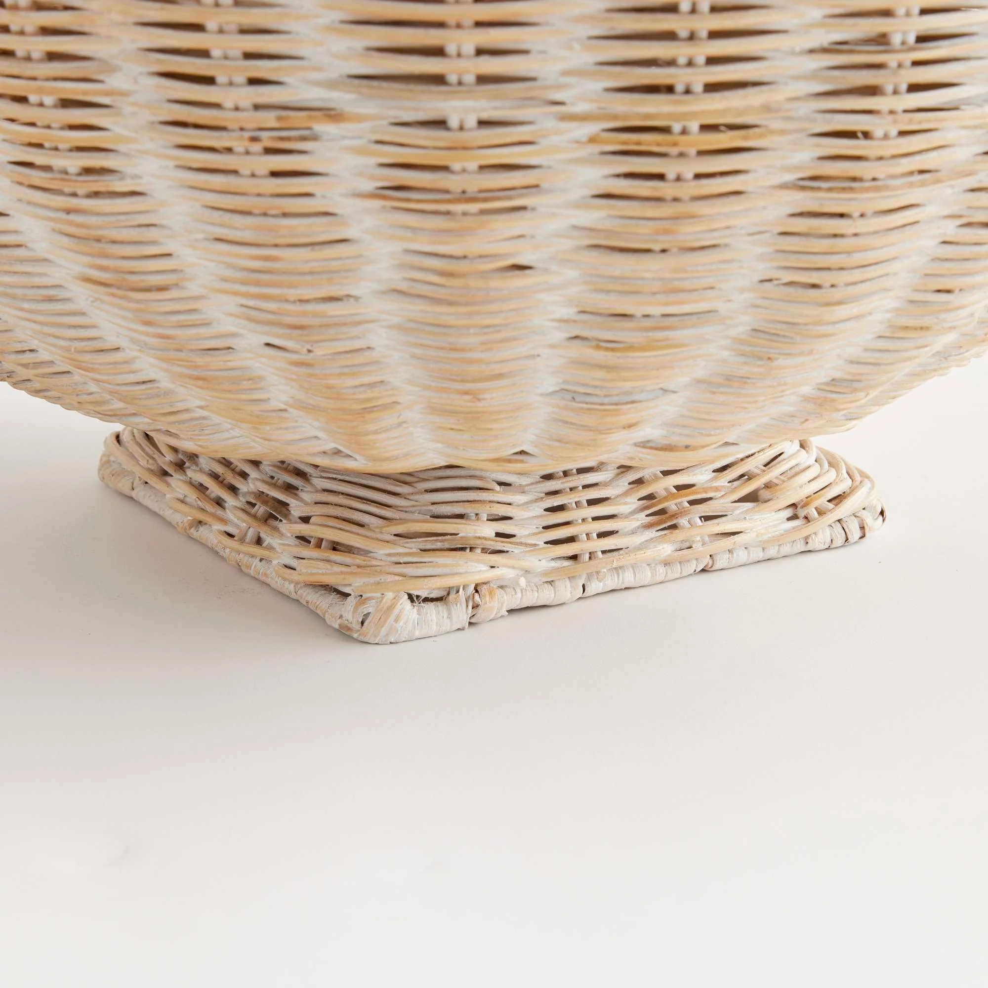 CHARLESTON RATTAN FOOTED BOWL - Image 4