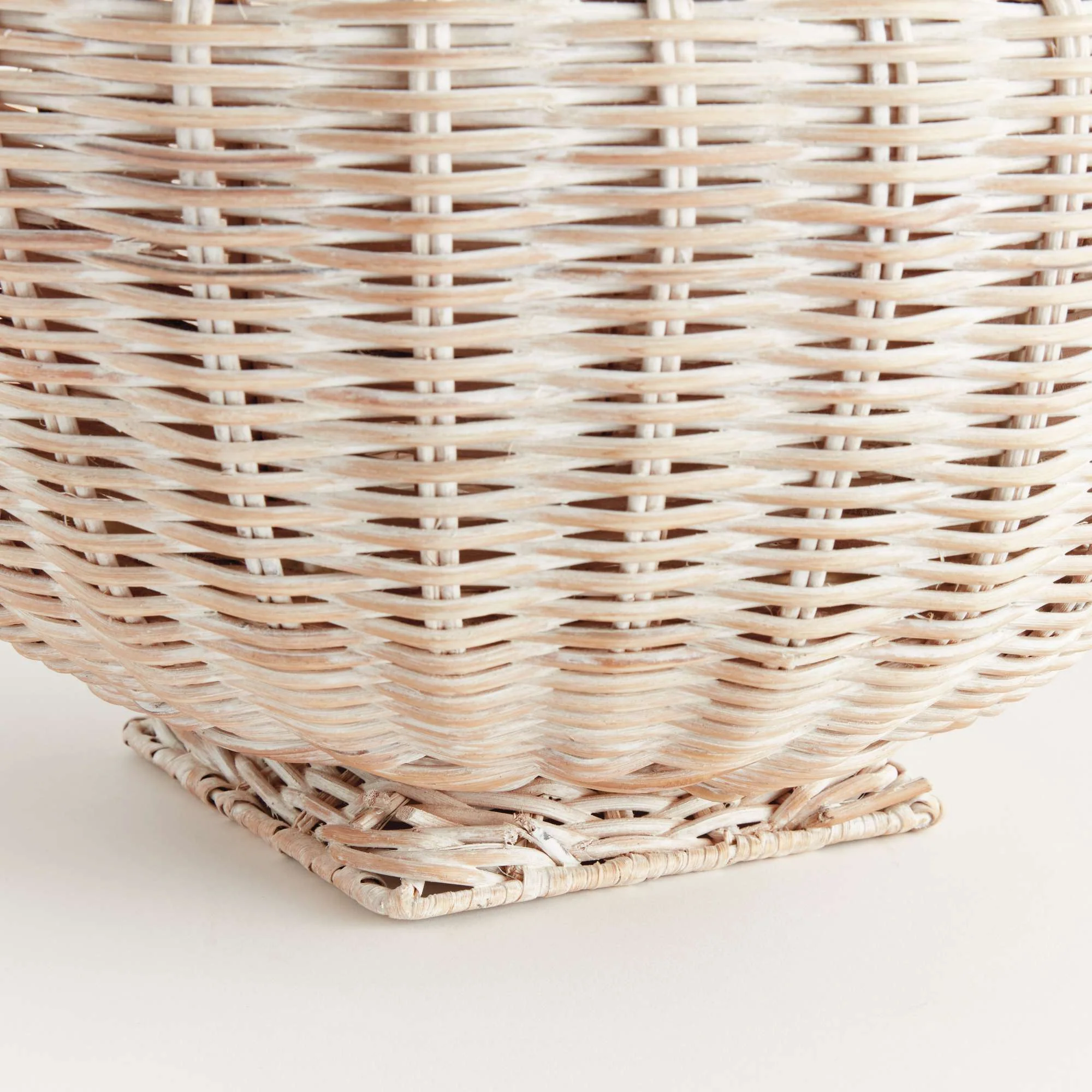 CHARLESTON RATTAN FOOTED BOWL SMALL - Image 2