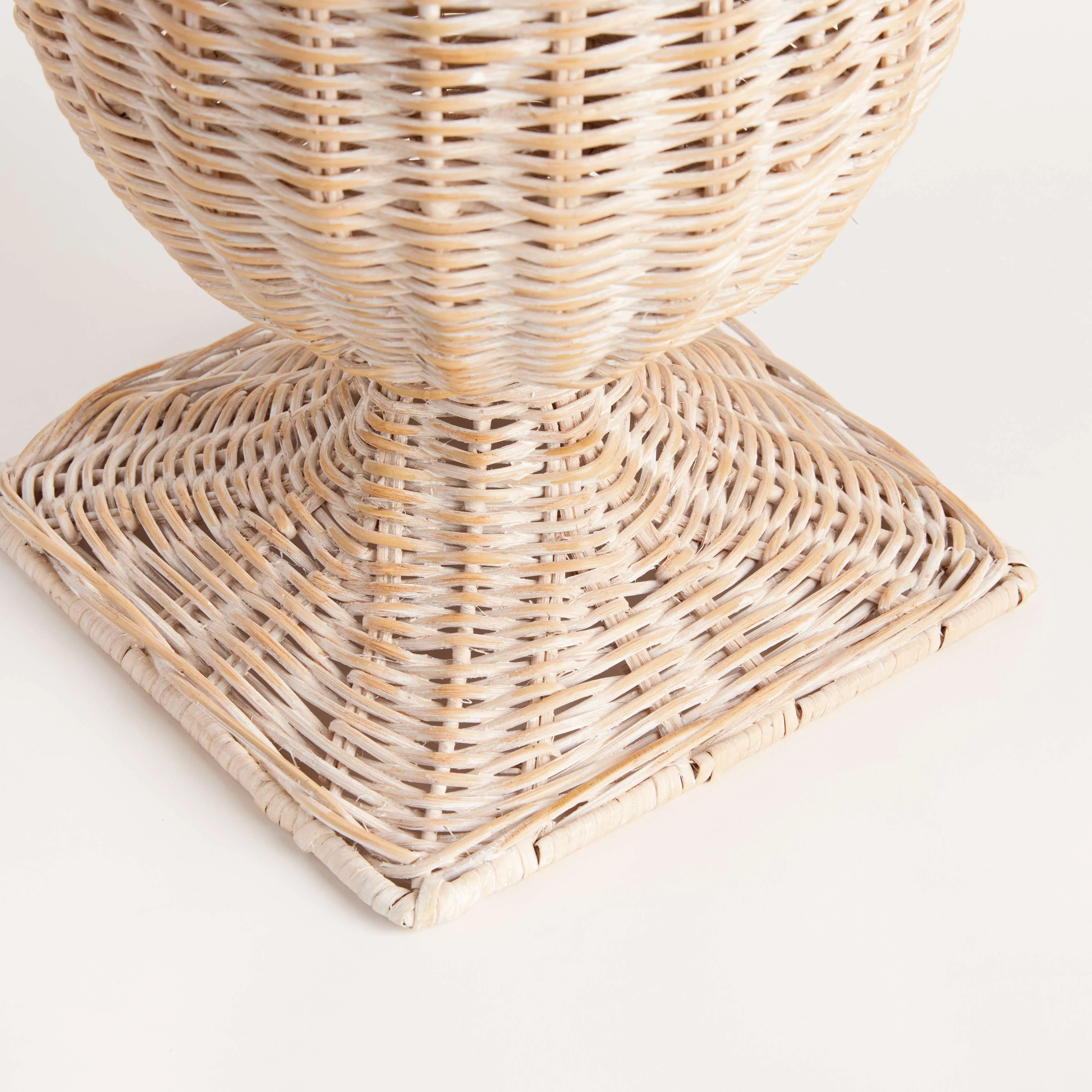 CHESAPEAKE RATTAN FOOTED URN NARROW - Image 2