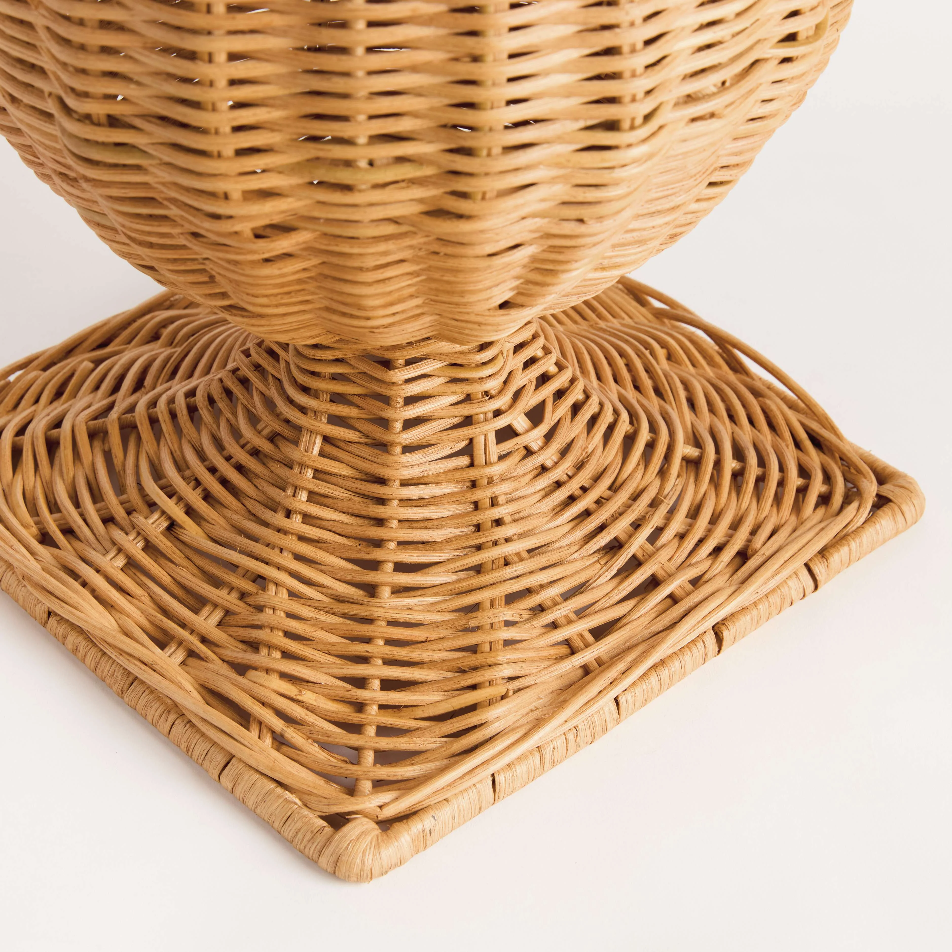 CHESAPEAKE RATTAN FOOTED URN NARROW - Image 2