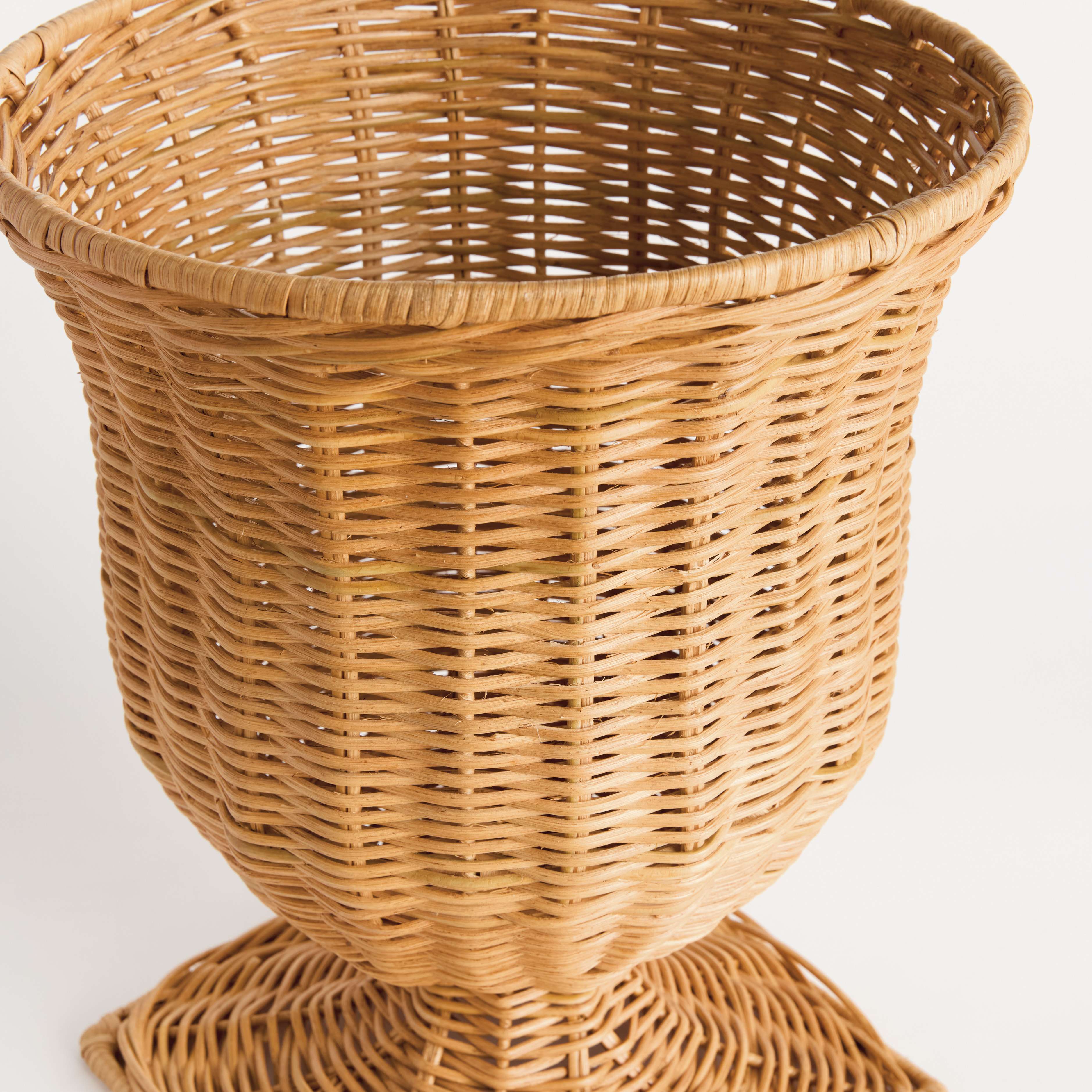 CHESAPEAKE RATTAN FOOTED URN NARROW - Image 3