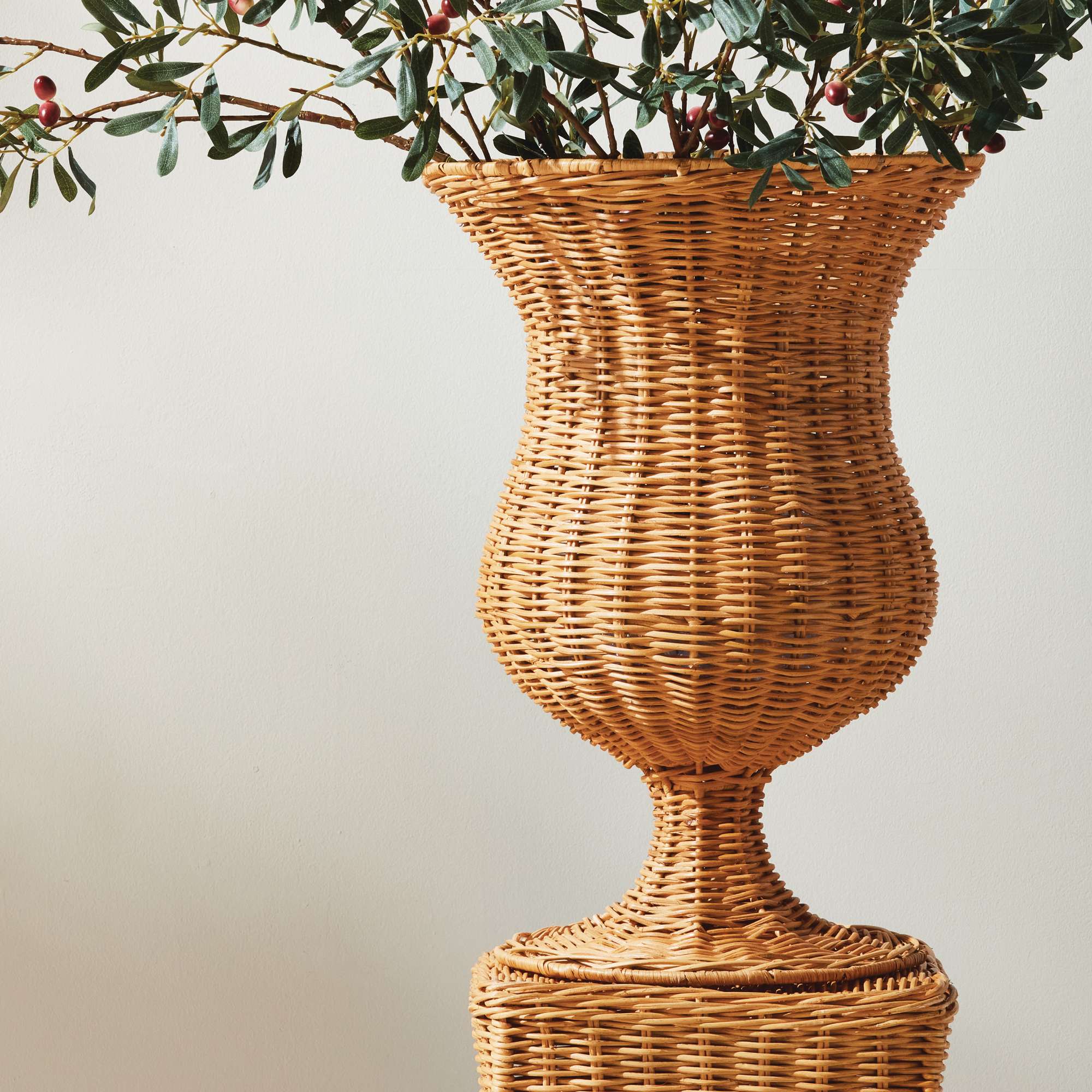 CHESAPEAKE RATTAN FOOTED URN TALL - Image 2