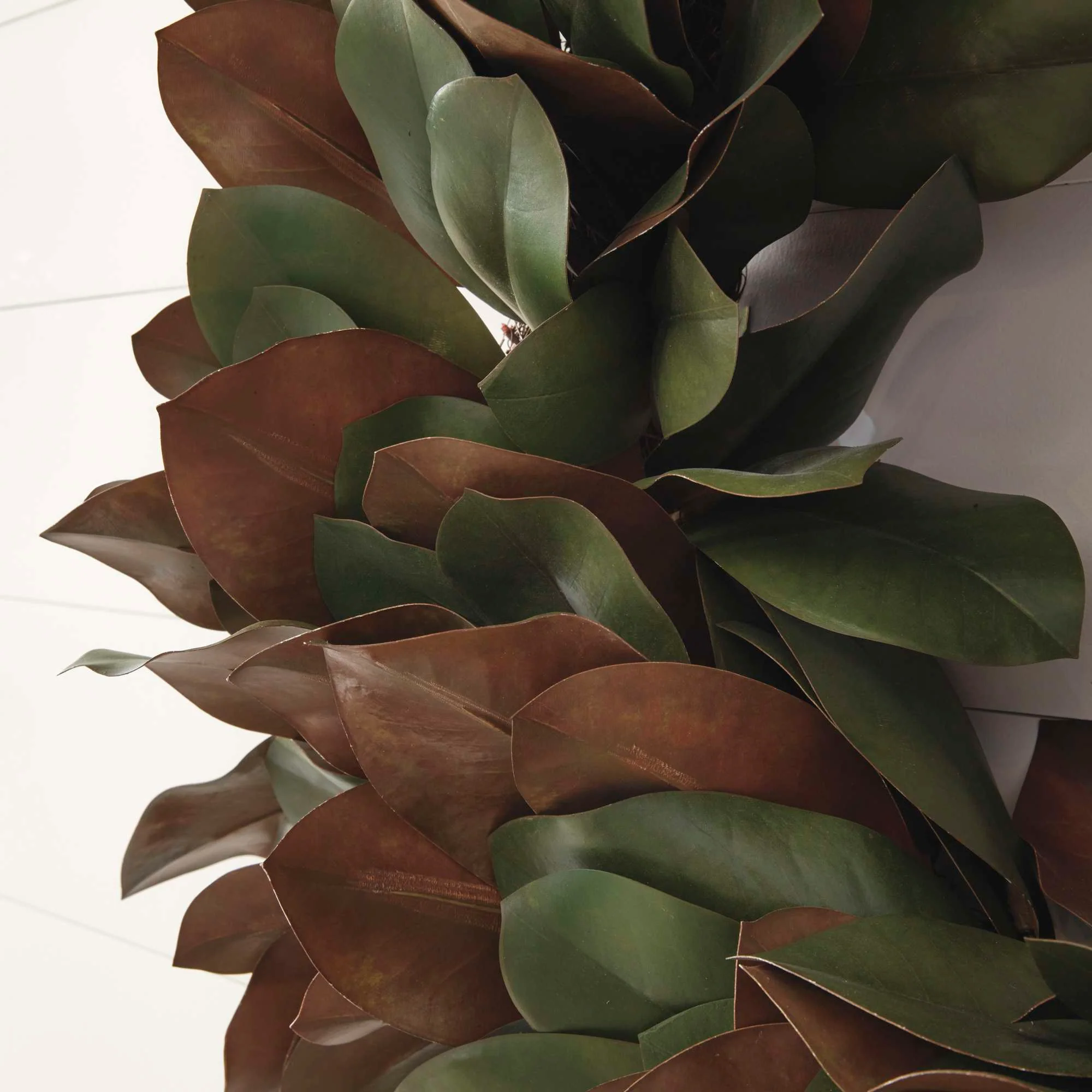GRAND MAGNOLIA LEAF WREATH 30" - Image 5