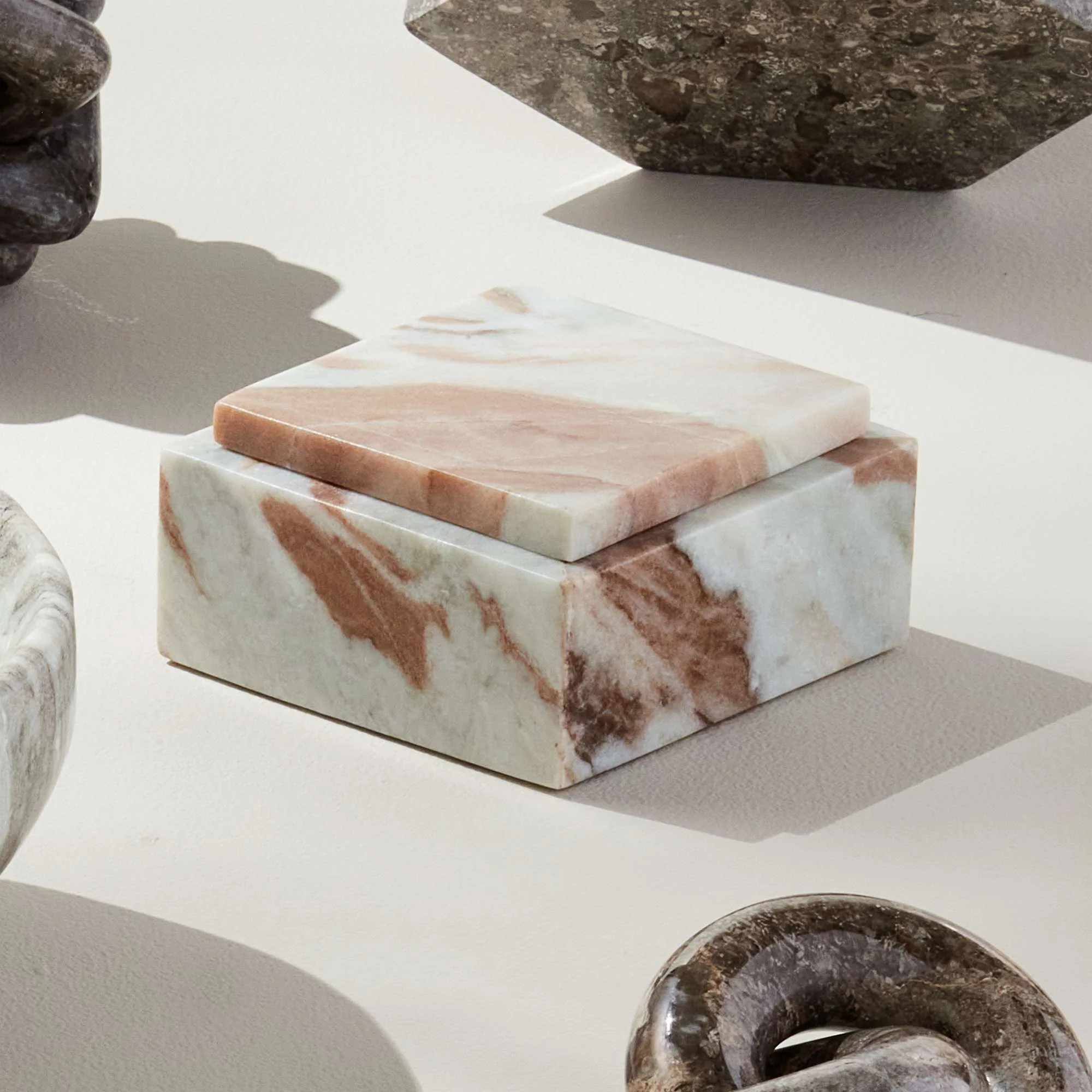 JAQUELINE MARBLE SQUARE LIDDED BOX SHORT - Image 2