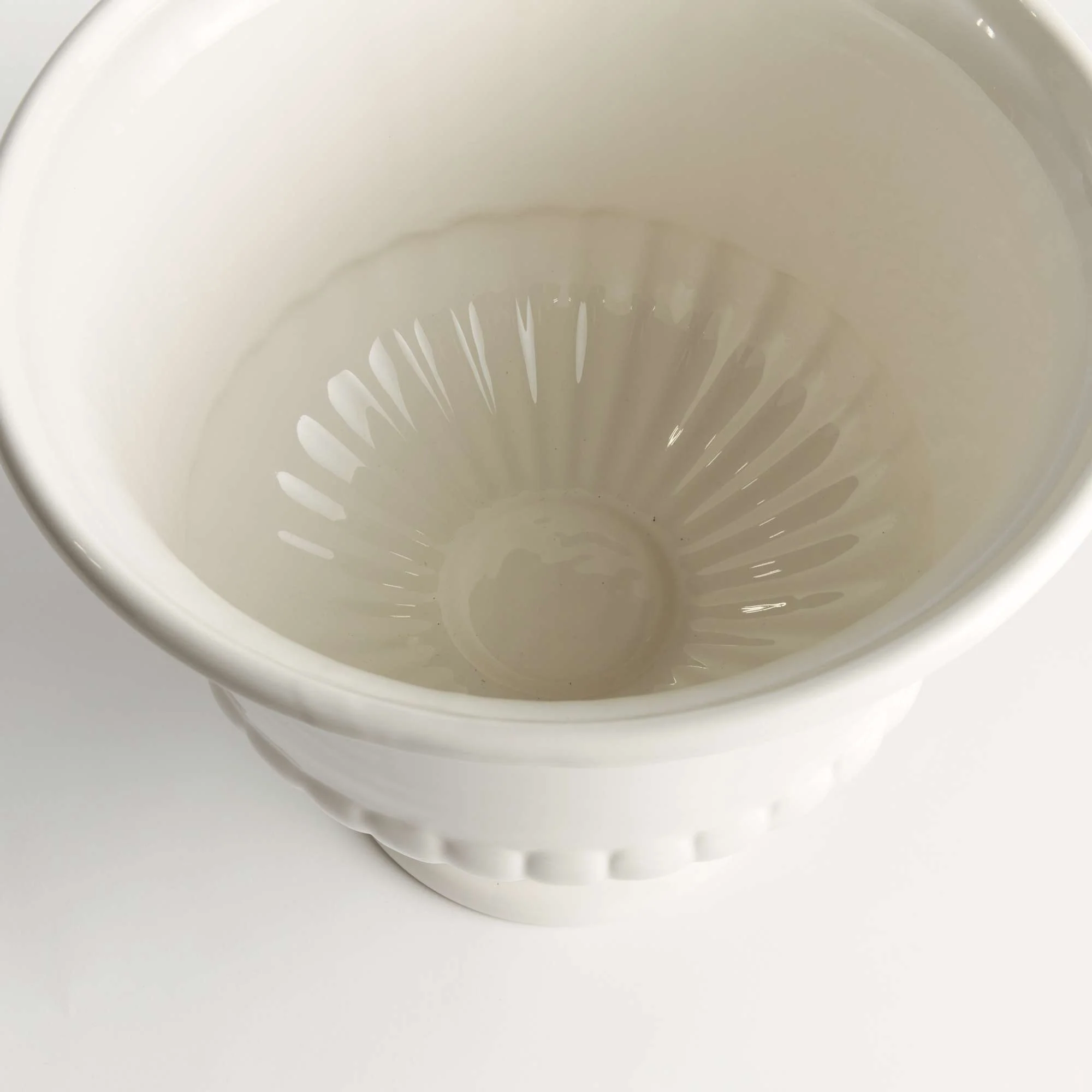 MIRABELLE DECORATIVE PEDESTAL BOWL LARGE - Image 4