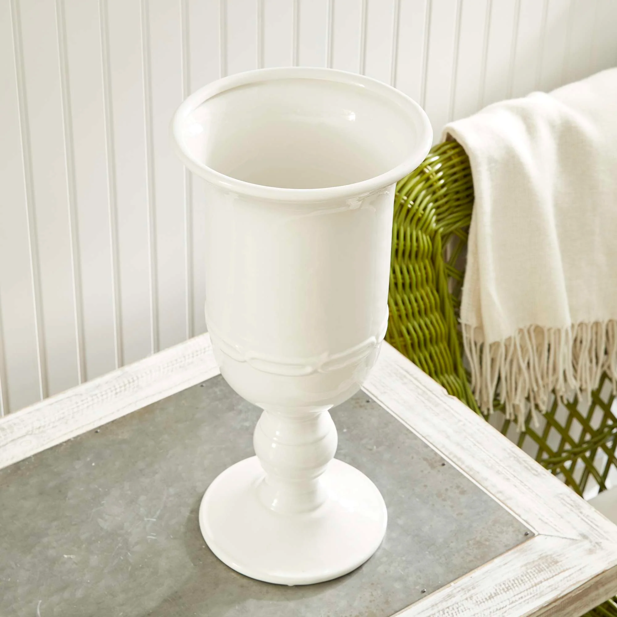 MIRABELLE PETITE PEDESTAL URN - Image 8