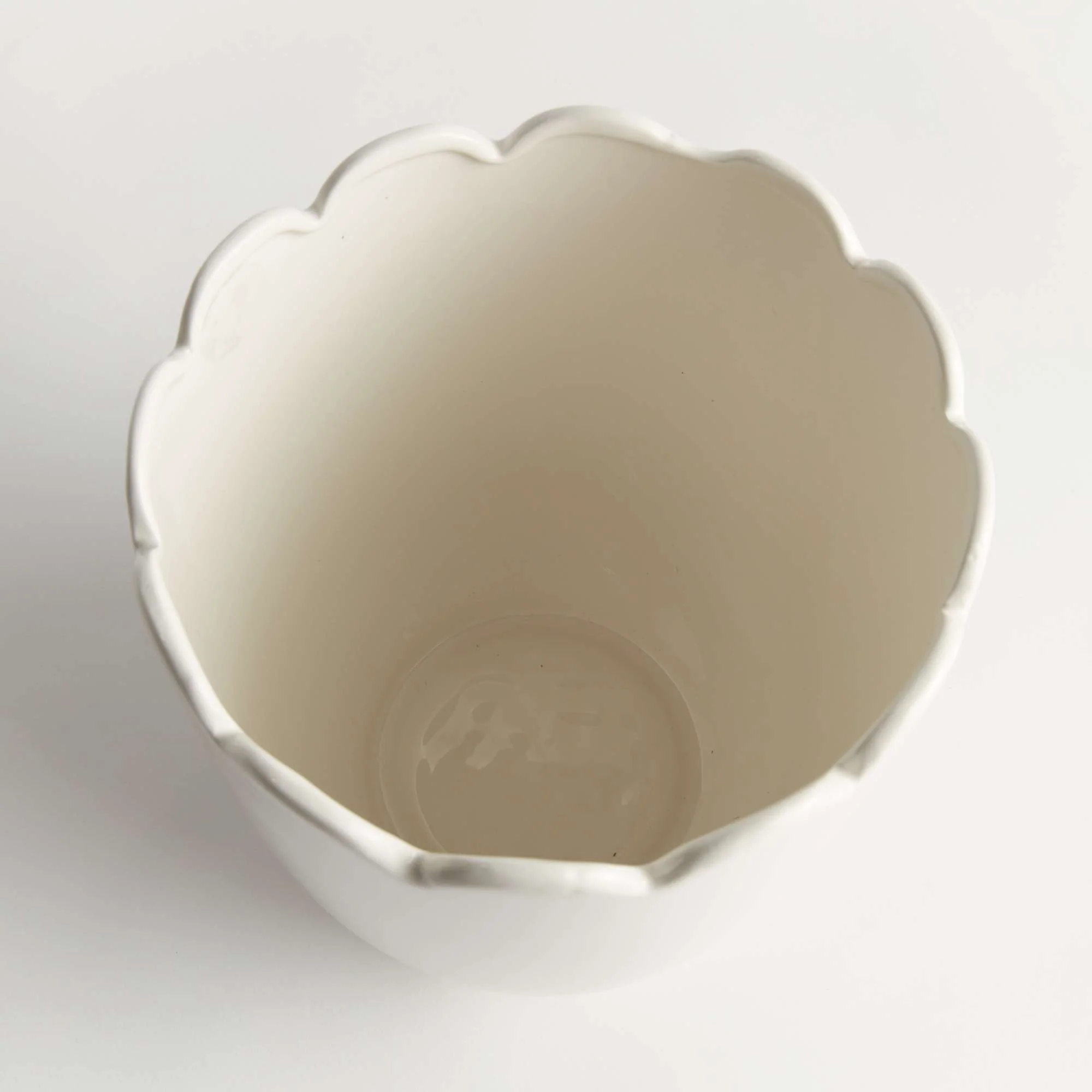 MIRABELLE SCALLOPED EDGE CACHEPOT - Image 3