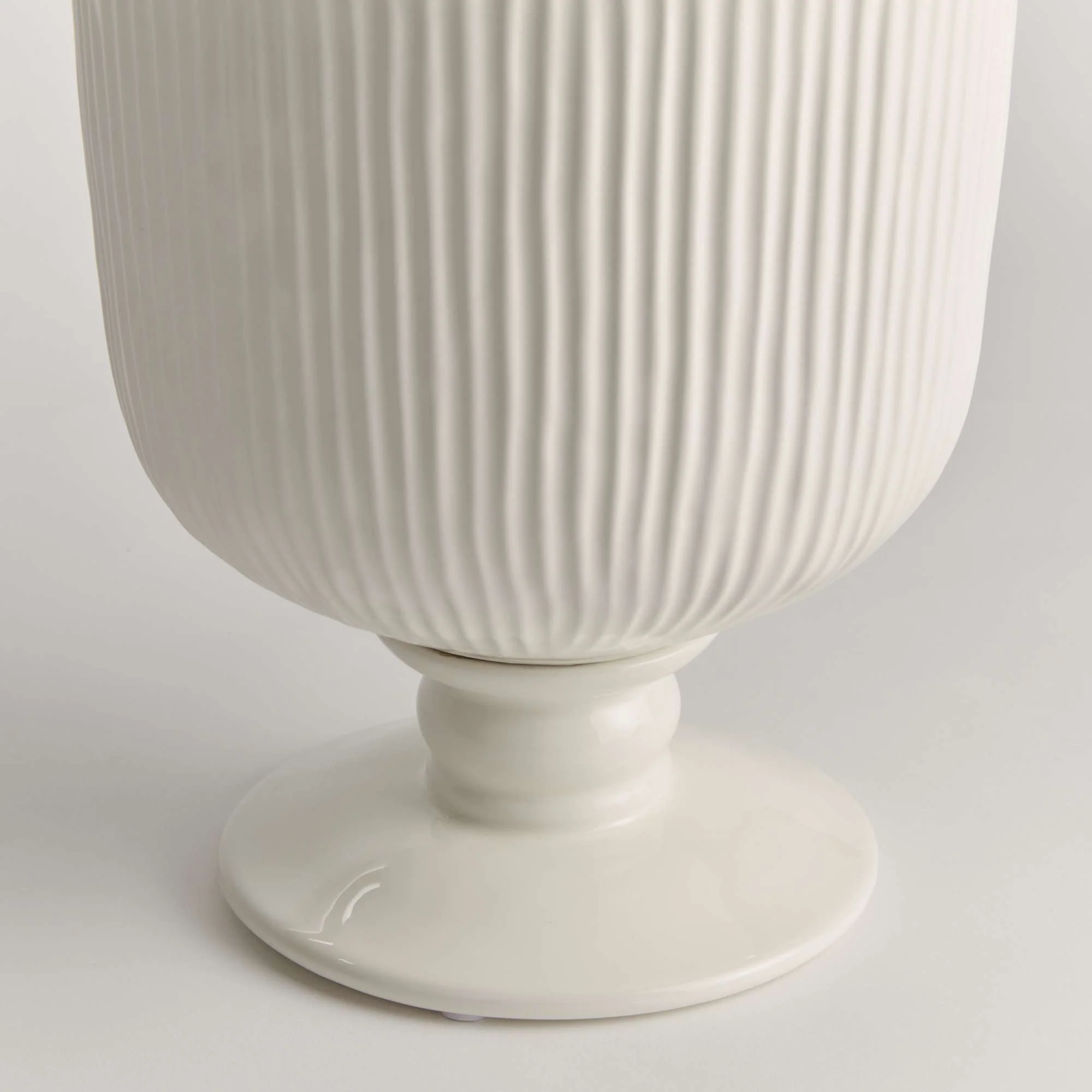 SINCLAIR FOOTED URN LARGE - Image 3